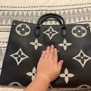 Black inspired tote